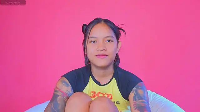 Snapshot of Natsu__ chatting on 23, 12, 2024 Natsu online show from 23, 12, 2024