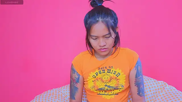 Snapshot of Natsu__ chatting on 24, 12, 2024 Natsu online show from 24, 12, 2024