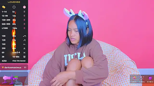 Snapshot of Natsu__ chatting on 21, 1, 2025 Natsu online show from 21, 1, 2025