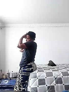 Snapshot of lovelyassbitch chatting on 23, 3, 2025 lovelyassbitch online show from 23, 3, 2025