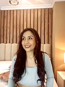 MonicaMoret online show from 1, 2, 2025