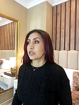 MonicaMoret online show from 25, 2, 2025