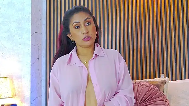 MonicaMoret online show from 3, 10, 2025