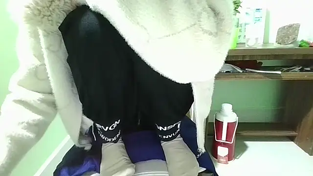 Snapshot of Luxcute286 chatting on 22, 2, 2025 Luxcute286 online show from 22, 2, 2025