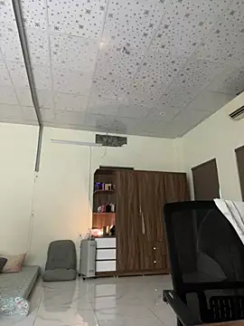 Baby Claraa online show from 6, 3, 2025