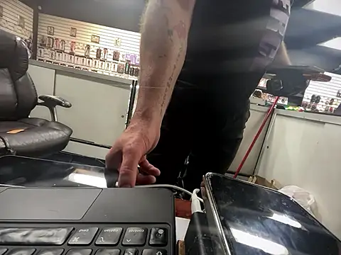 RawRyder8 online show from 8, 4, 2026