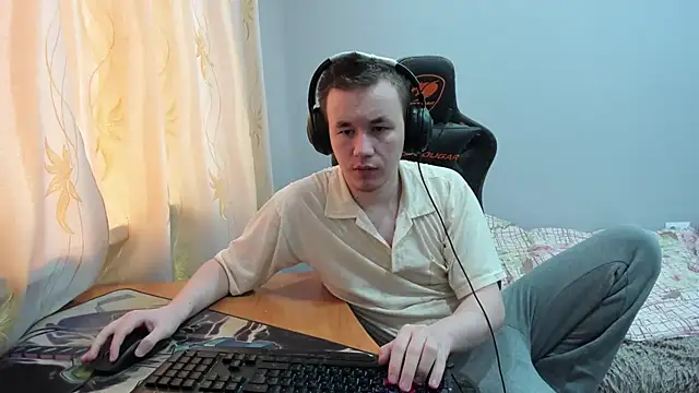 iliaskrislove online show from 4, 11, 2025