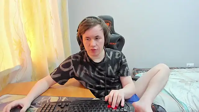 iliaskrislove online show from 4, 4, 2026