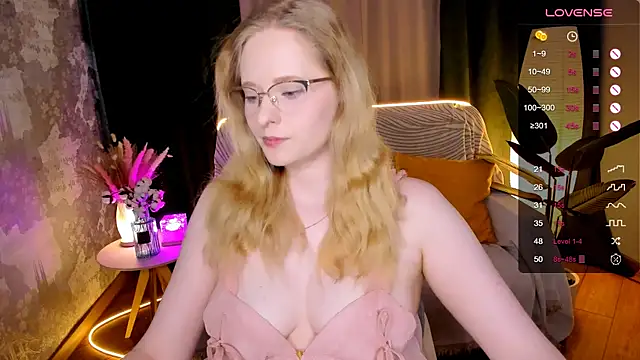 Aemilia  online show from 16, 11, 2025