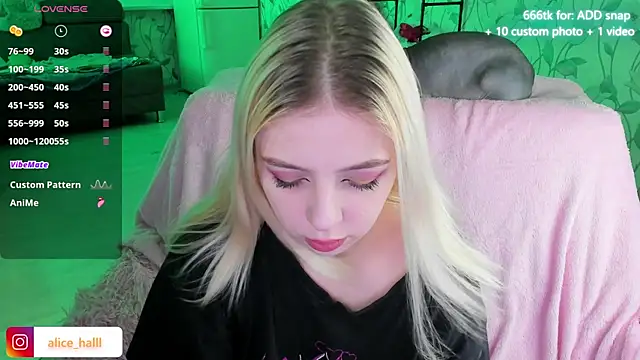 Alice Halle online show from 13, 12, 2024