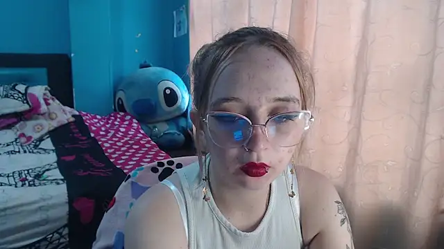 Liaroberts1 online show from 10, 2, 2025