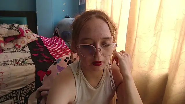 Liaroberts1 online show from 10, 2, 2025