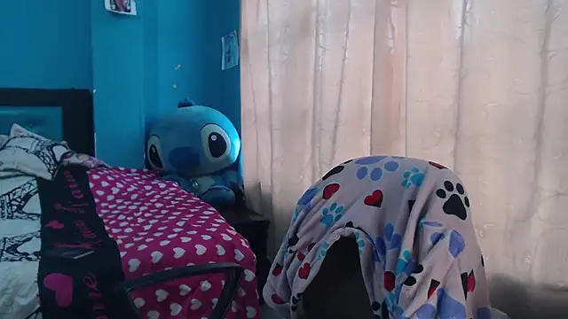 Liaroberts1 online show from 11, 2, 2025