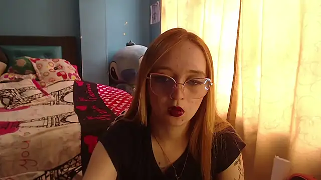 Liaroberts1 online show from 12, 2, 2025