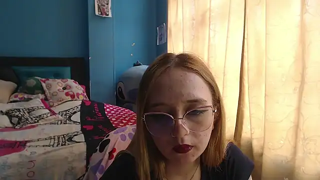 Liaroberts1 online show from 12, 2, 2025