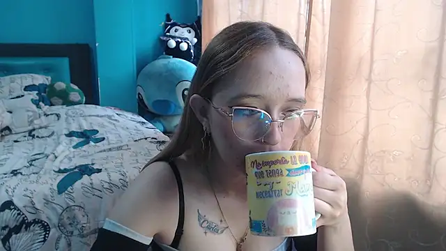 Liaroberts1 online show from 12, 3, 2025