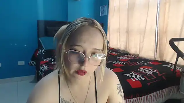 Liaroberts1 online show from 18, 9, 2025