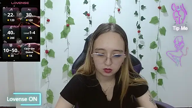 Liaroberts1 online show from 29, 4, 2026