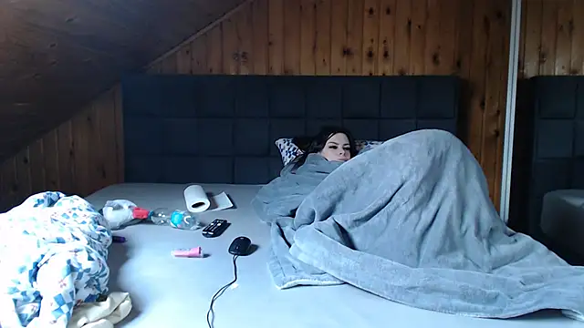 BoeseMoni1998 online show from 7, 2, 2025