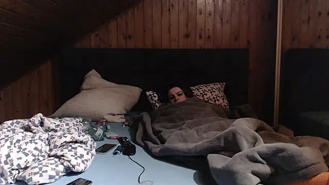 BoeseMoni1998 online show from 2, 3, 2025