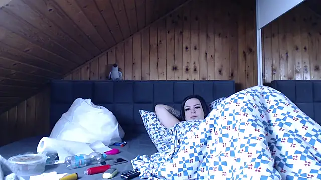 BoeseMoni1998 online show from 9, 9, 2025