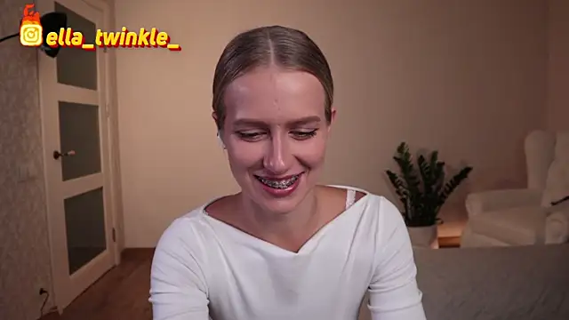 ella twinkl online show from 26, 9, 2025