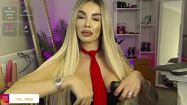 Snapshot of ArianaArianna chatting on 4, 4, 2026 ArianaArianna online show from 4, 4, 2026