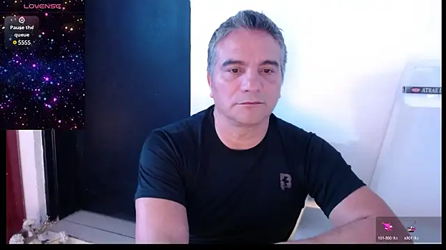 Snapshot of golden_punisher chatting on 4, 2, 2025 golden punisher online show from 4, 2, 2025