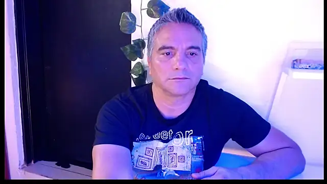 Snapshot of golden_punisher chatting on 5, 2, 2025 golden punisher online show from 5, 2, 2025
