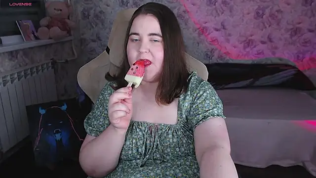Estelle Hicks online show from 1, 6, 2026