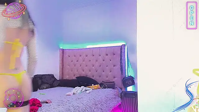 LittleEmmaa online show from 20, 1, 2025