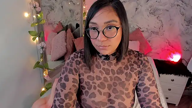 Bella desi  online show from 15, 7, 2026