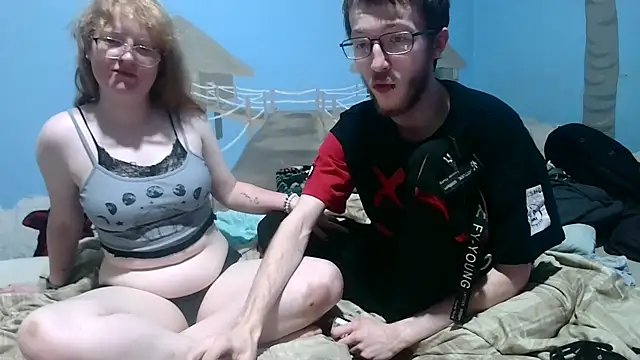 Snapshot of redandwolf chatting on 4, 10, 2025 redandwolf online show from 4, 10, 2025