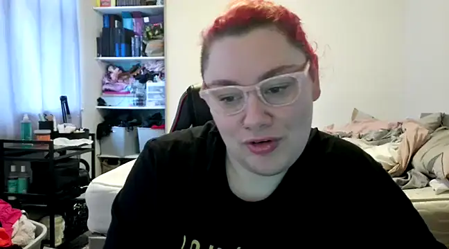 Bustycurves online show from 17, 12, 2024