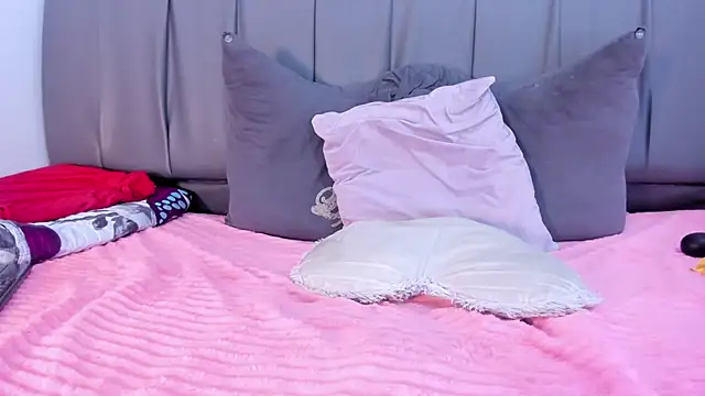 Cherllynn online show from 1, 2, 2025