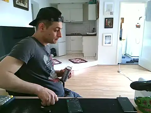 Snapshot of mihaimichael chatting on 4, 7, 2026 mihaimichael online show from 4, 7, 2026