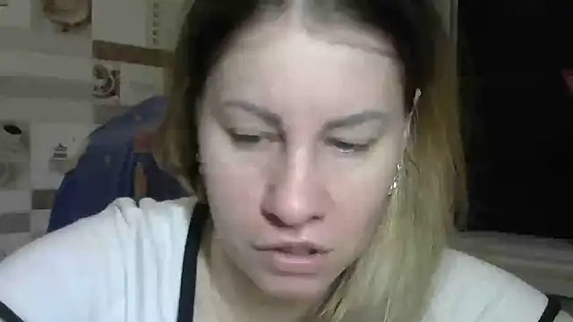 Snapshot of TherestlessKitty chatting on 6, 2, 2026 TherestlessKitty online show from 6, 2, 2026