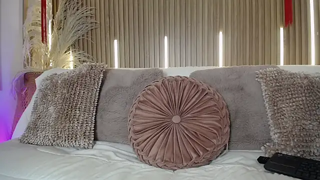 Tayzon Foxxx online show from 5, 4, 2026