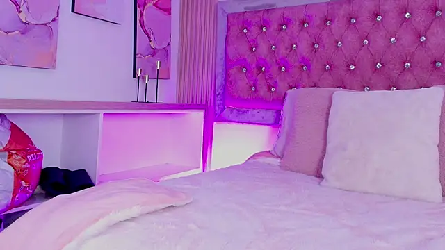 Tayzon Foxxx online show from 1, 6, 2026