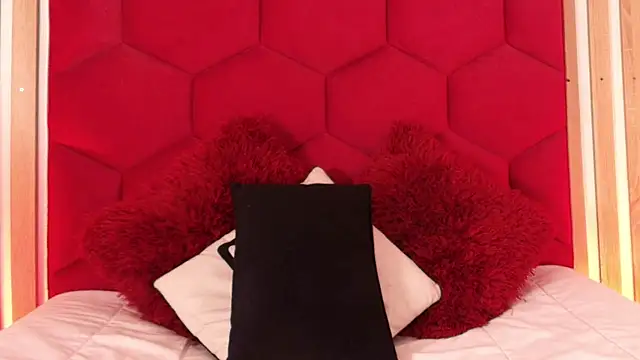 Tayzon Foxxx online show from 18, 7, 2026