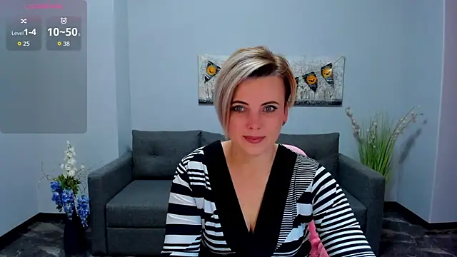 Julia Wilsone online show from 2, 11, 2025