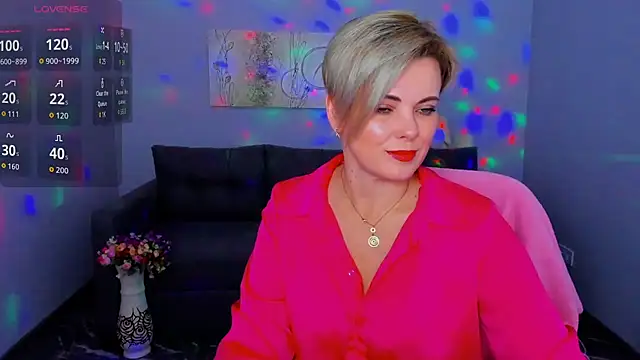 Julia Wilsone online show from 5, 12, 2025