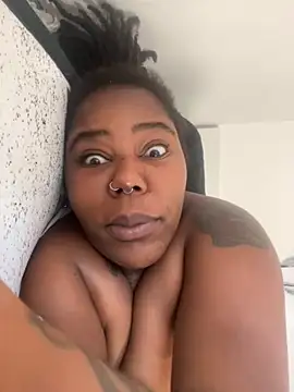 Goddess Nafeesha online show from 5, 12, 2025