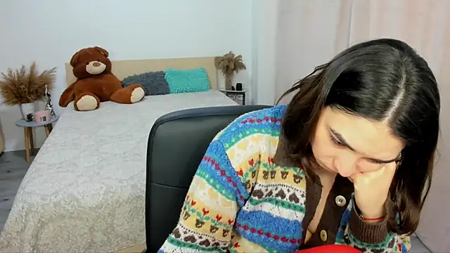 Snapshot of Alexa_Dolly12 chatting on 4, 3, 2025 Alexa Dolly12 online show from 4, 3, 2025