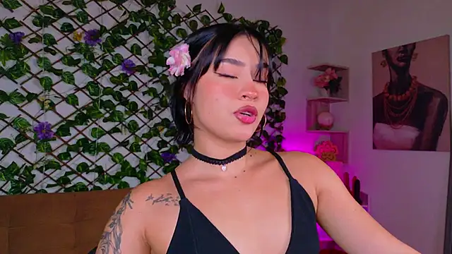 Snapshot of melody_cute10 chatting on 15, 4, 2026 melody cute10 online show from 15, 4, 2026