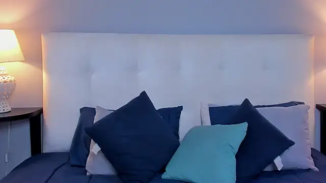 SaraaJhonsonn online show from 13, 2, 2025