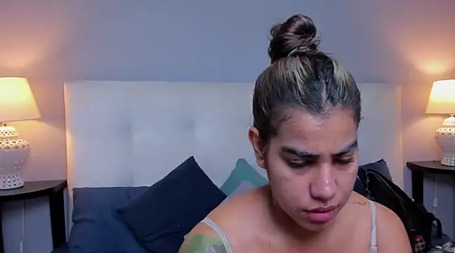 SaraaJhonsonn online show from 27, 2, 2025