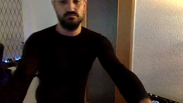 tomz0819 online show from 15, 3, 2025