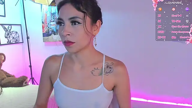 Snapshot of emma-hiill chatting on 11, 12, 2024 emma-hiill online show from 11, 12, 2024