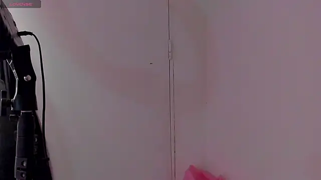 Snapshot of emma-hiill chatting on 21, 12, 2024 emma-hiill online show from 21, 12, 2024